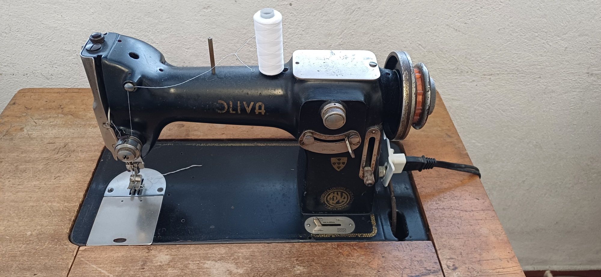 Máquina de costura Oliva