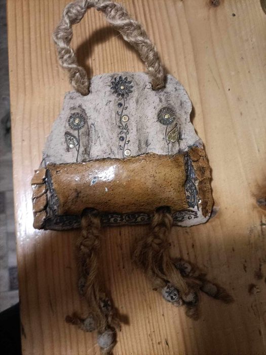 Stare rękodzieło japońskie z porcelany i sznurka