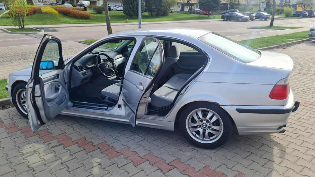 BMW 320i sedan 1999