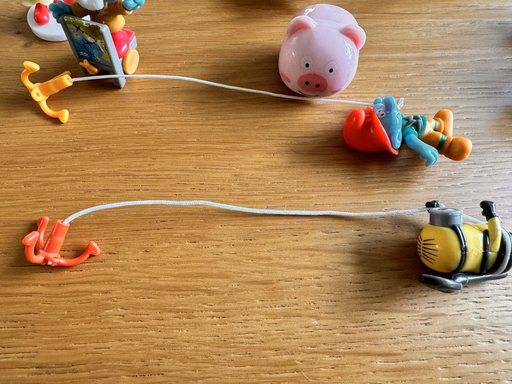 Kinder niespodzianka Bob Snail Minionki Smurfy Smerfy figurki zabawki
