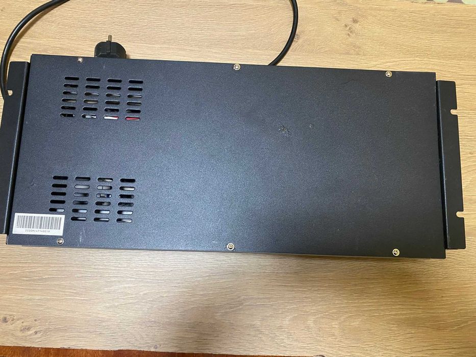 Інвертор з зарядкою ДБЖ 2000W 12\220 Luxeon IPS-2000MC