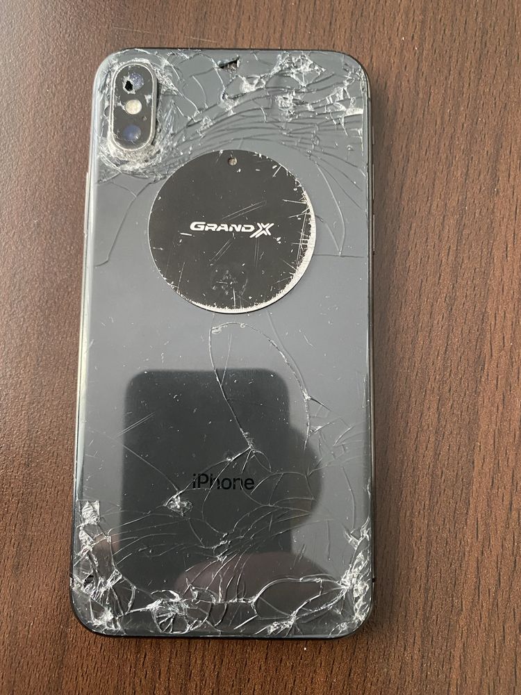 Iphone X 64 все працюэ але битий .