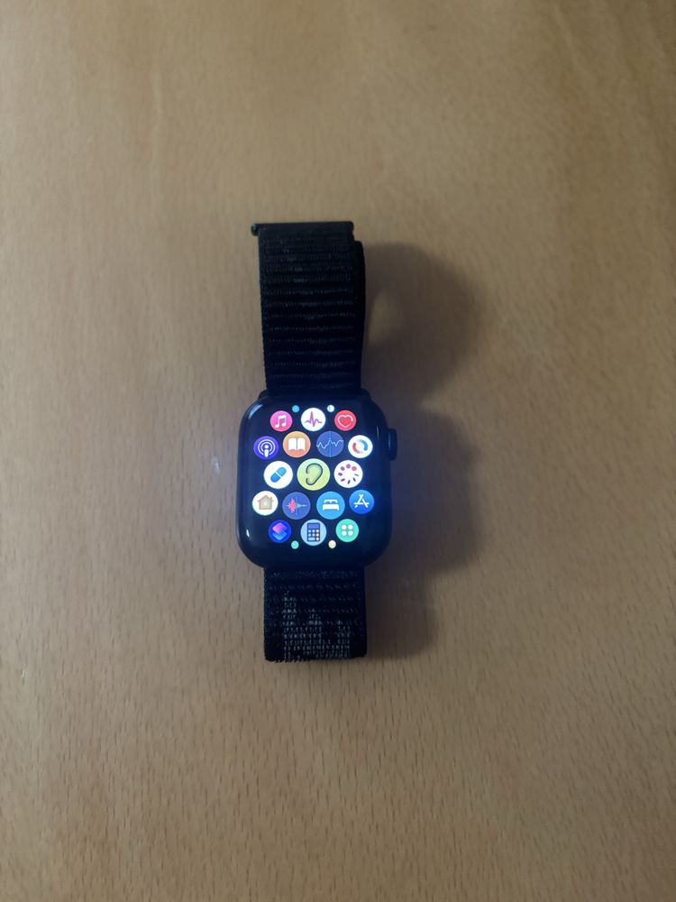 Apple Watch S9 41mm (ainda com 2 anos de garantia)