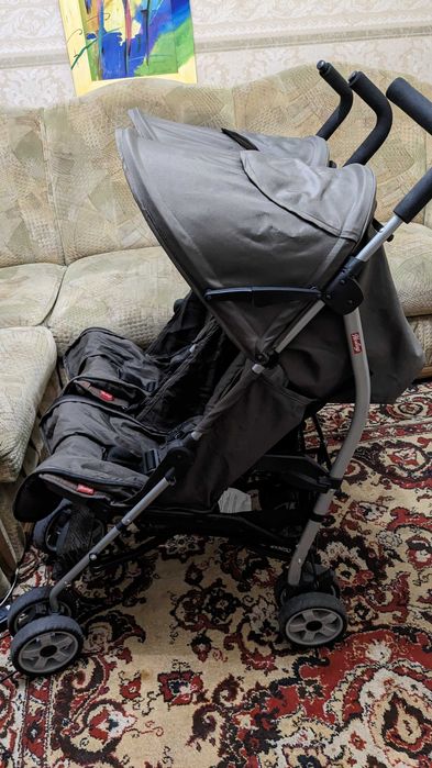 ПРОДАЖ прогулянкова КОЛЯСКА для двійні Herlag