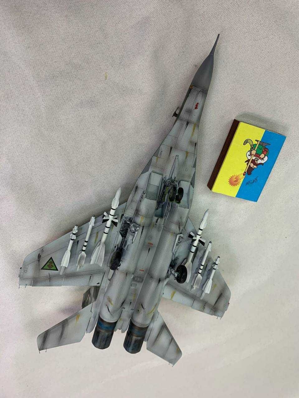 Продам собранную модель самолета 1/72