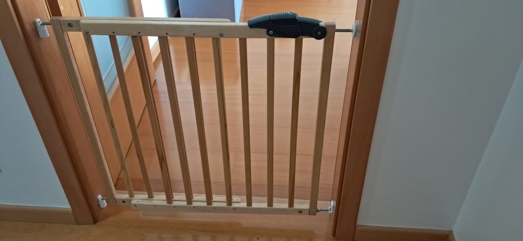 Barreira de segurança para escada ou porta