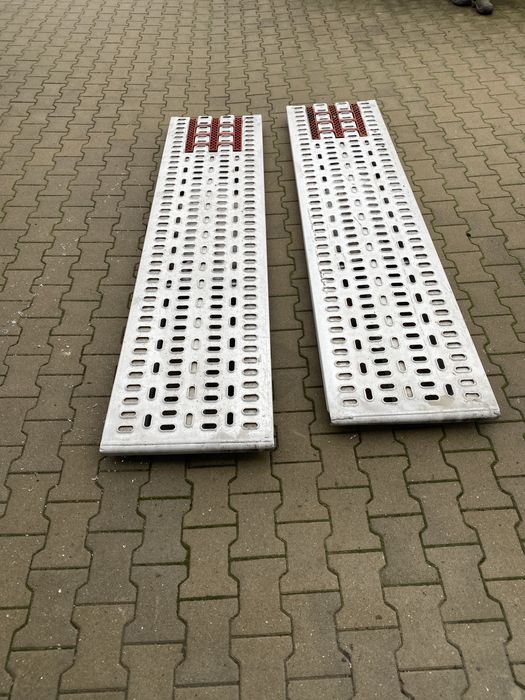 Najazdy aluminiowe kassbohrer 230cm x 55 cm x 8,5 cm Nosnosc 8t