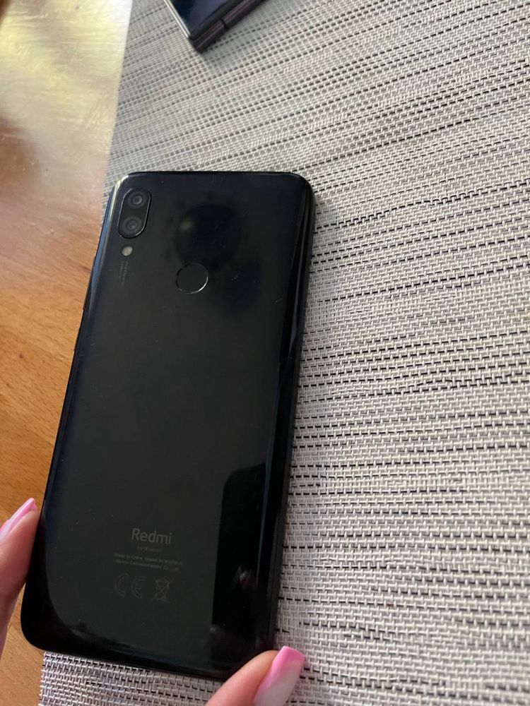 Redmi 7 4/64, продаю свій телефон