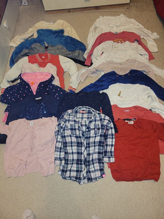 Zestaw ubrań dziewczęcych rozm.122-128