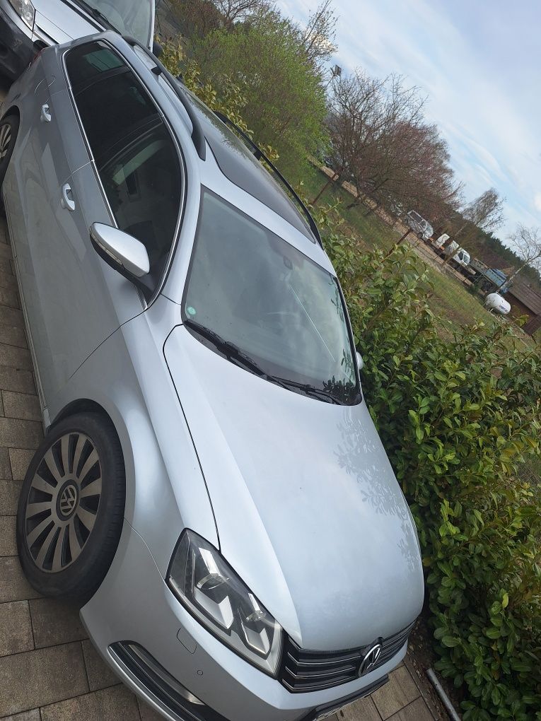 VW Passat B7. 2012( grudzień) r. 2.0. DSG. 175k.