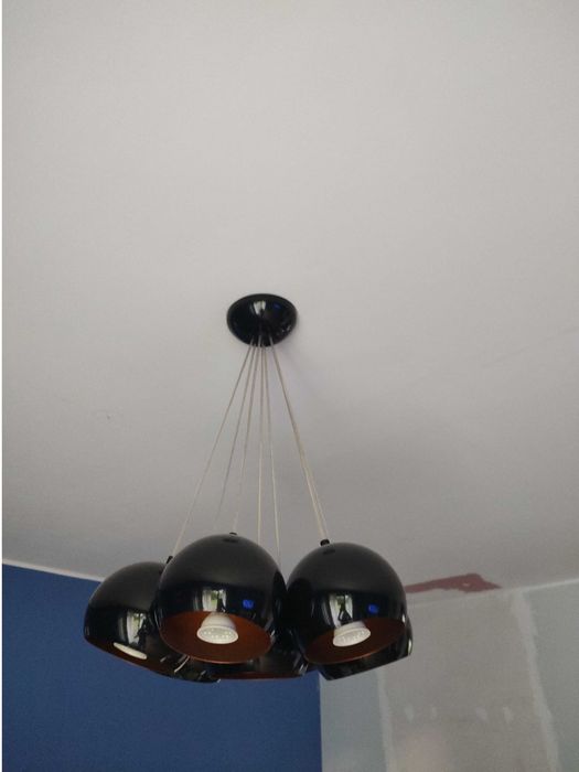 Zestaw lamp wiszących plus kinkiety