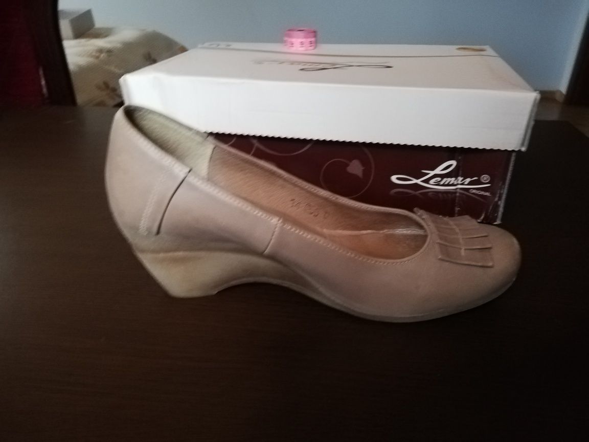 Buty firmowe Lemar rozmiar 38 skóra koturn
