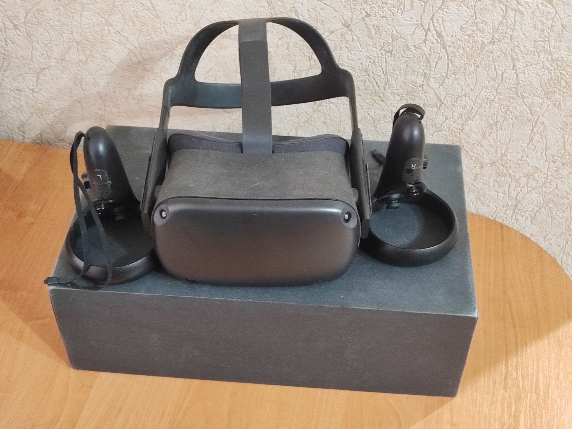 Oculus Quest 1 в отличном состоянии