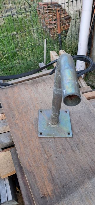 Uchwyt na antenę satelitarną