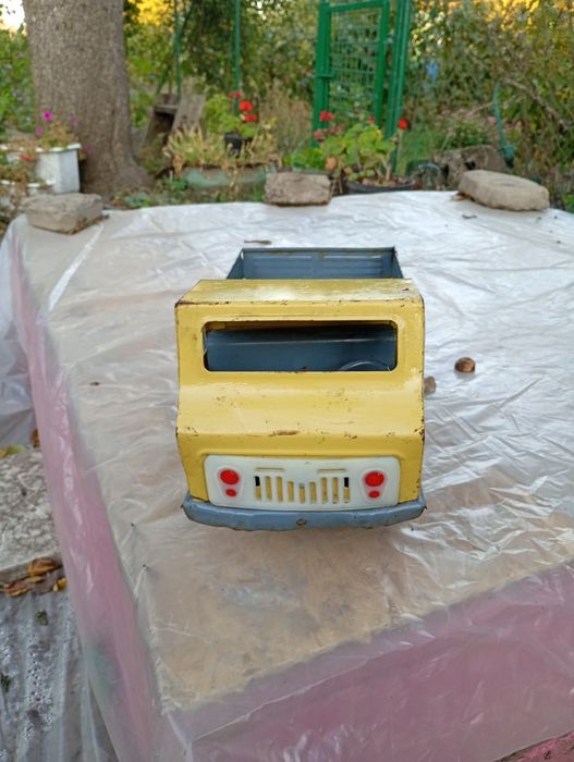 Машинка совецкая 500 грн