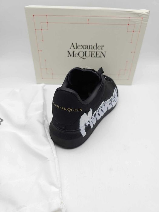 Sapatilhas de qualidade excelente todas pretas