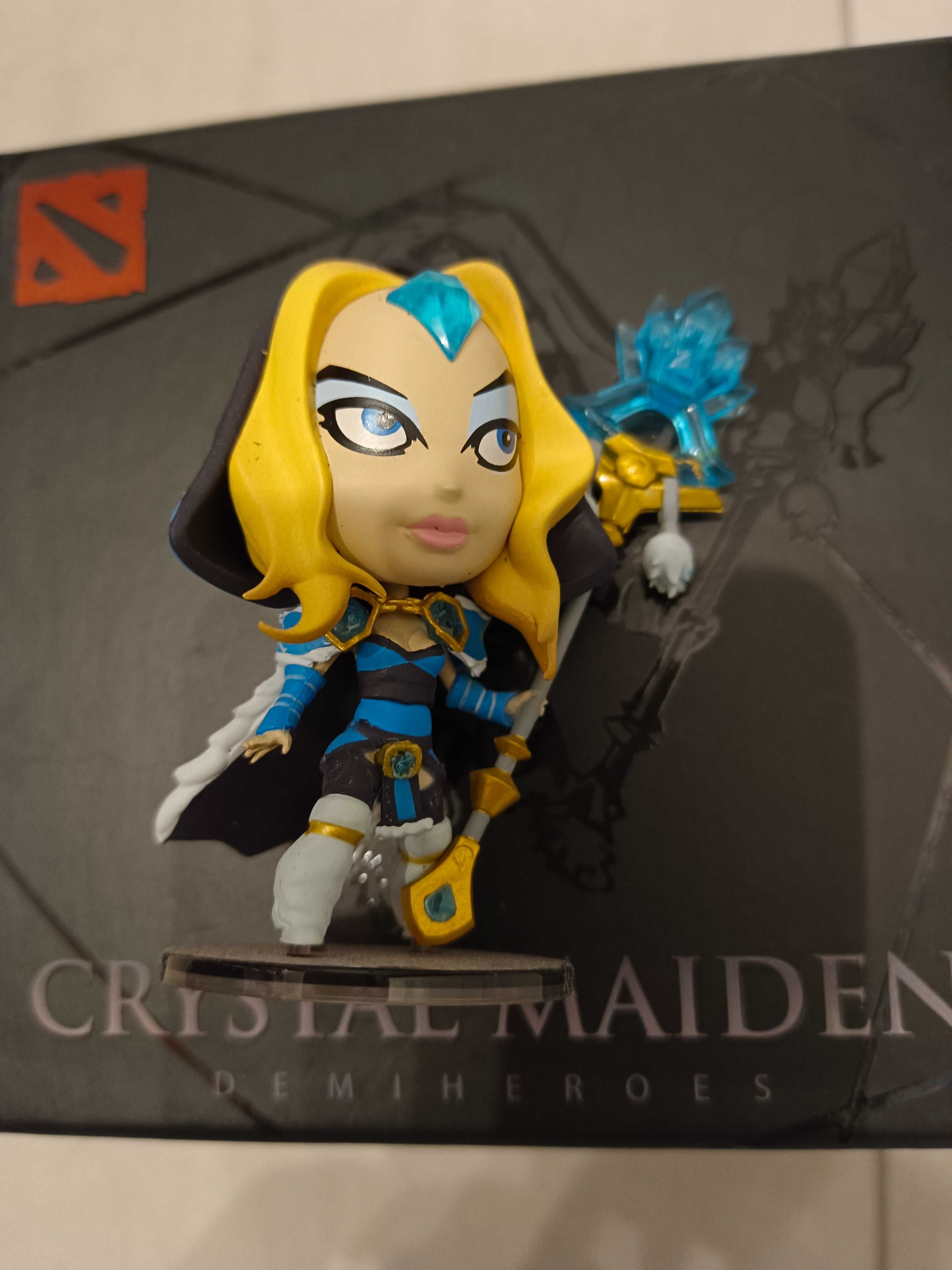 Crystal Maiden demiheroes Dota 2
