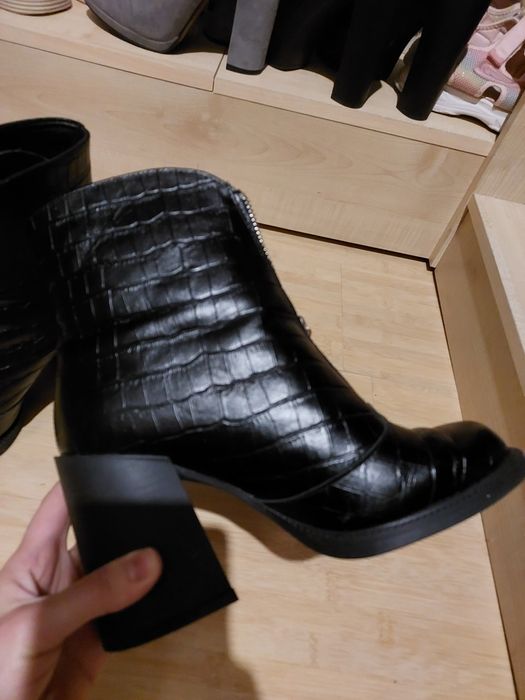 Зимні сапожки на каблуку