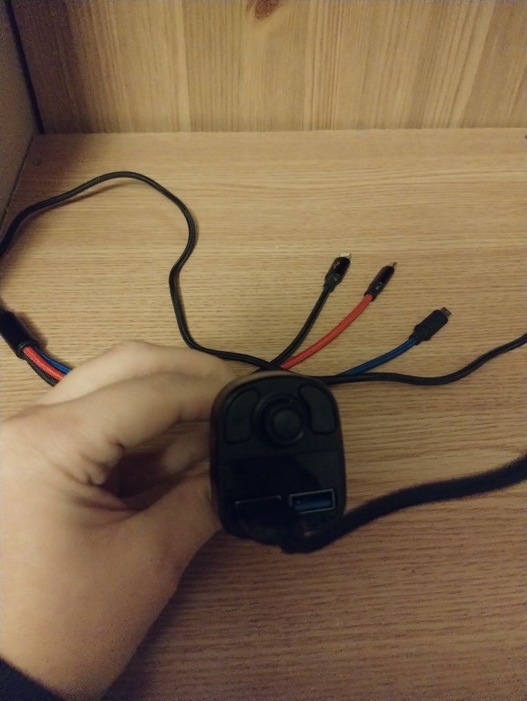 Ładowarki USB do auta + kabel z różnymi koncowkami