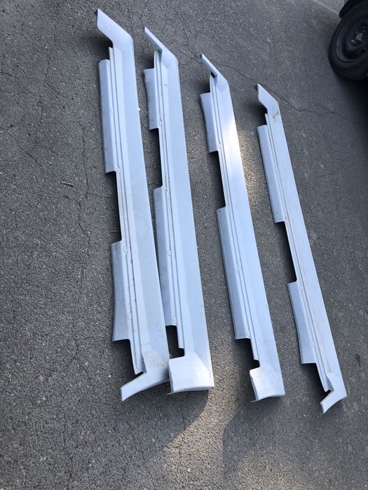 Продам накладки на пороги приора