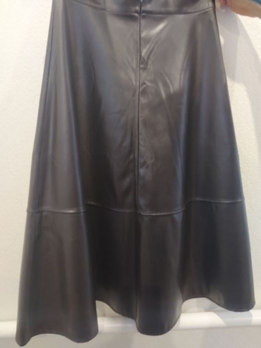 Продам спідницю з еко-шкіри