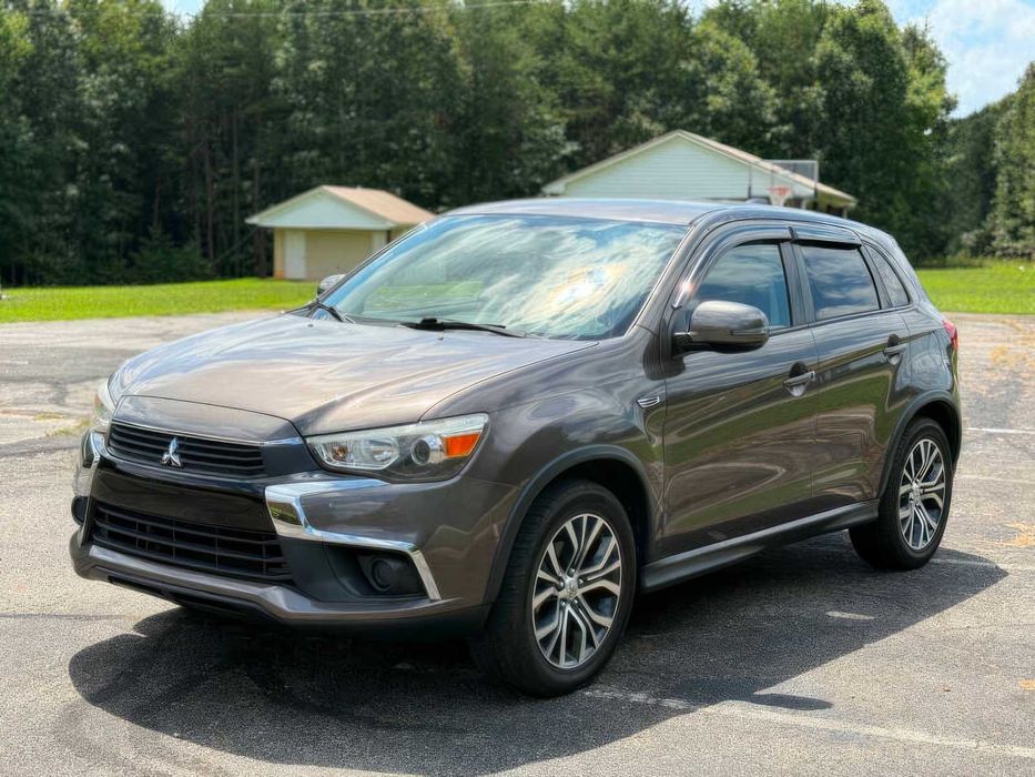 Mitsubishi Outlander Sport LE      2017