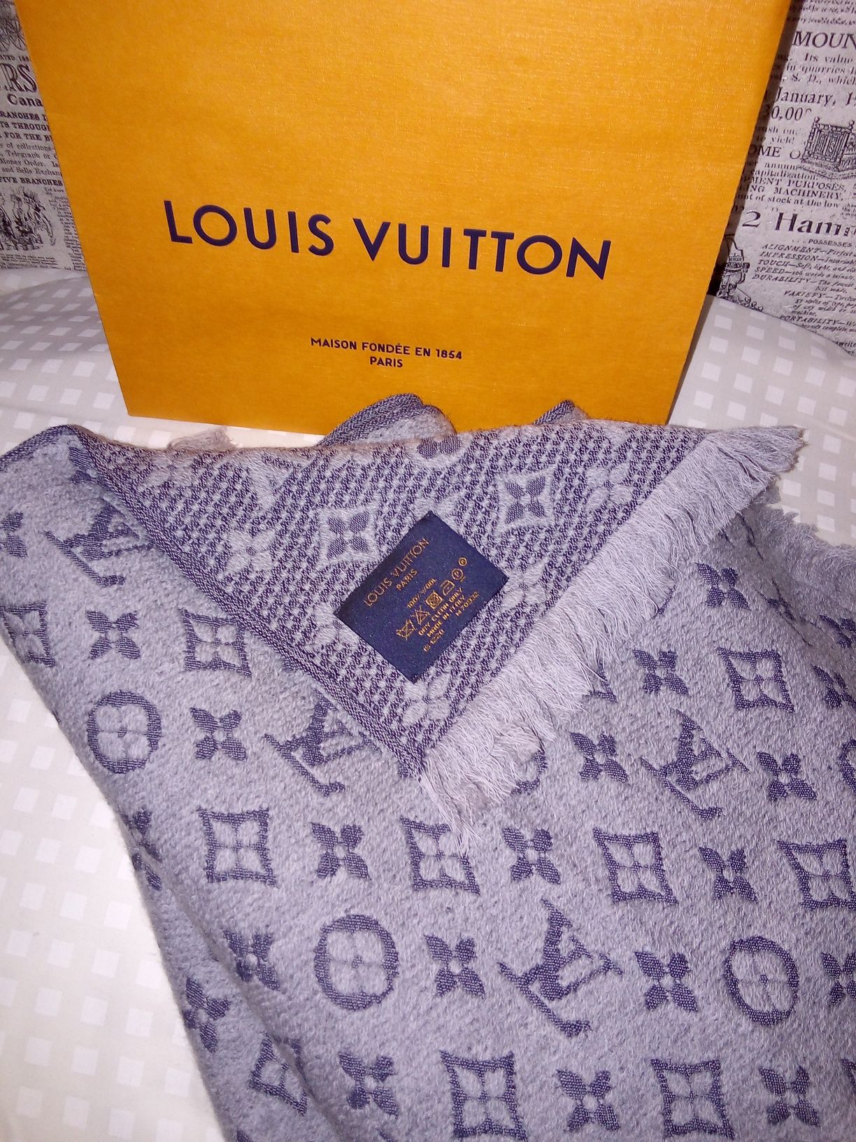 Продаю шарф Luis Vuitton