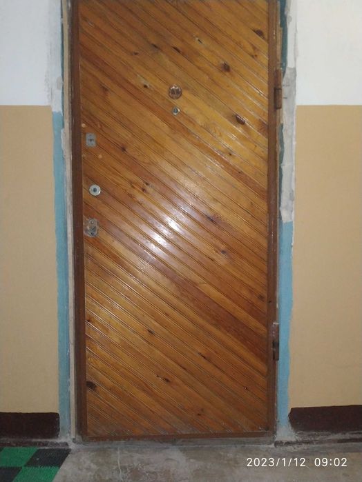 Двери металлические.