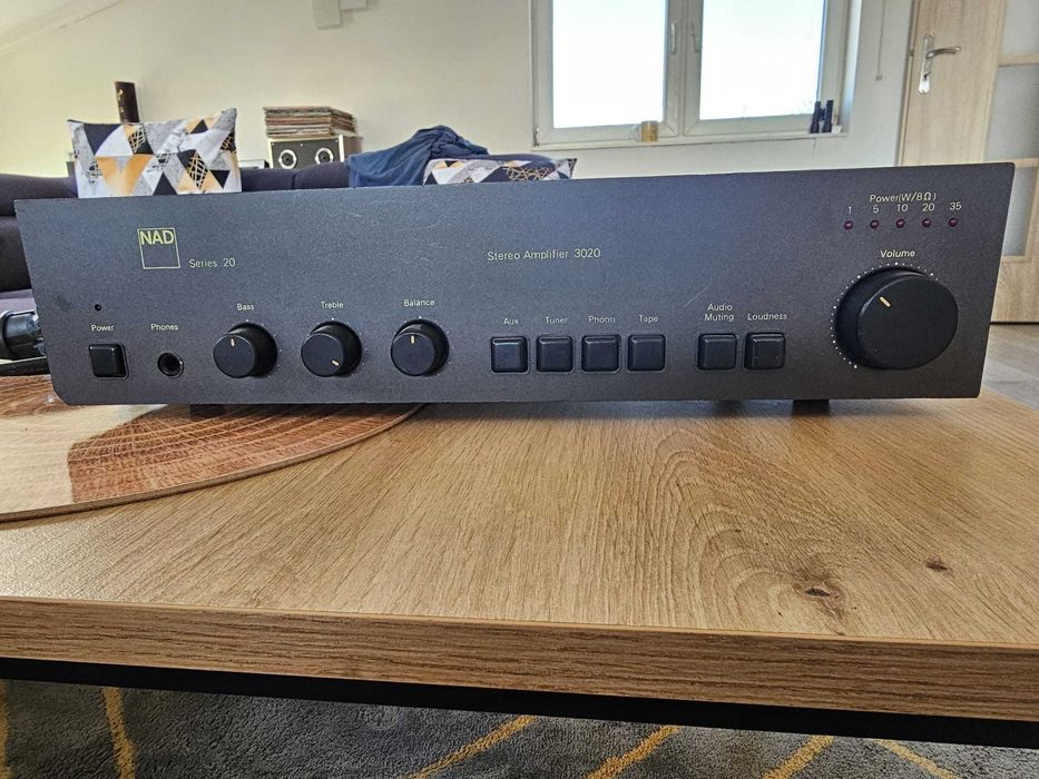 Wzmacniacz NAD 3020 Series 20