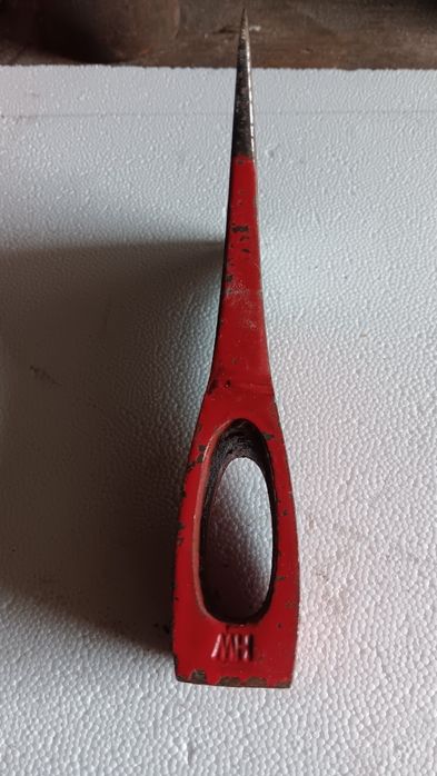 Siekiera  HW . Waga 0.6kg