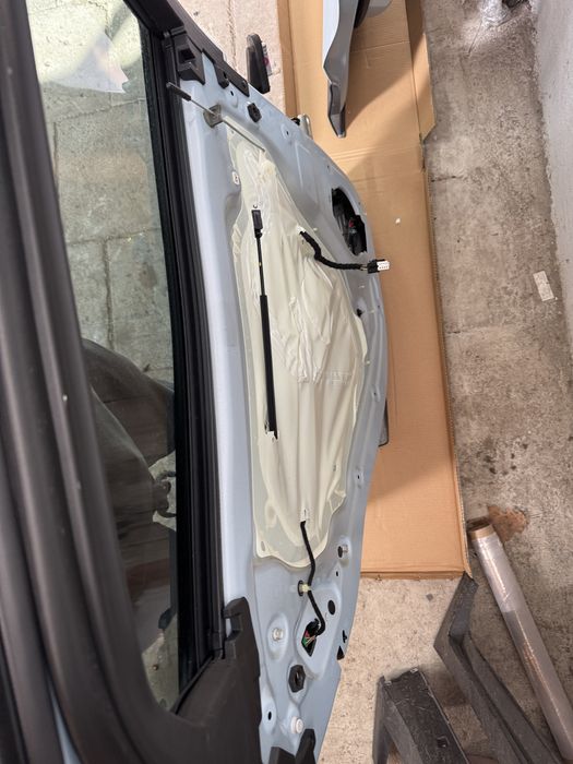 Двери Chevrolet Bolt EUV 2023 цвет 621G