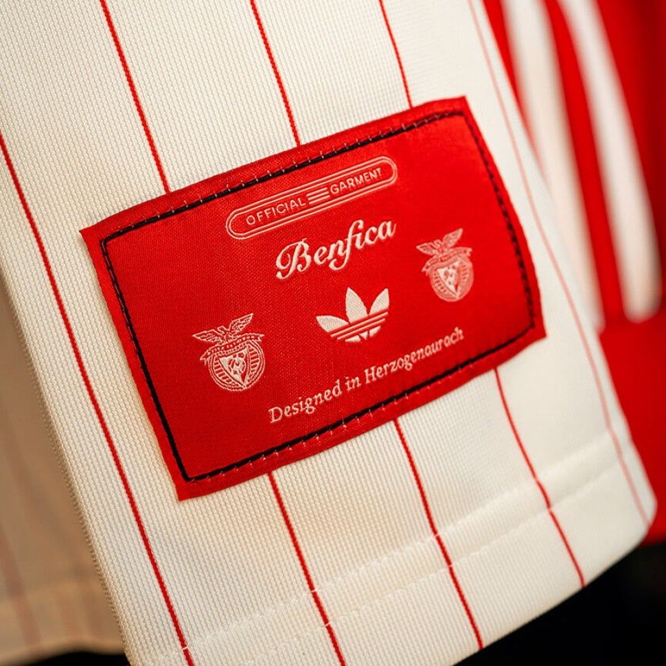 Camisola Retro Benfica. Todos os tamanhos.