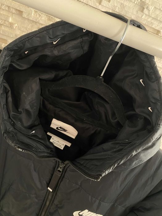 Rezerwacja Nike Kurtka płaszcz damski zimowy Nike Therma-Fit czarny