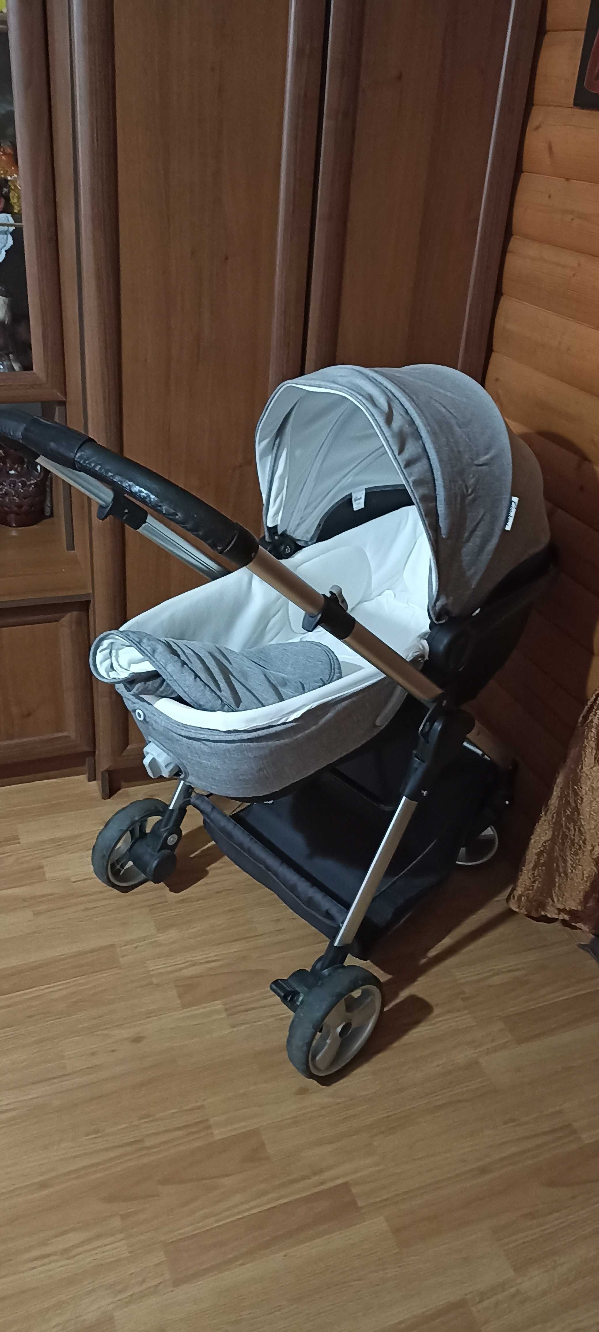 Продам коляску 3 в 1