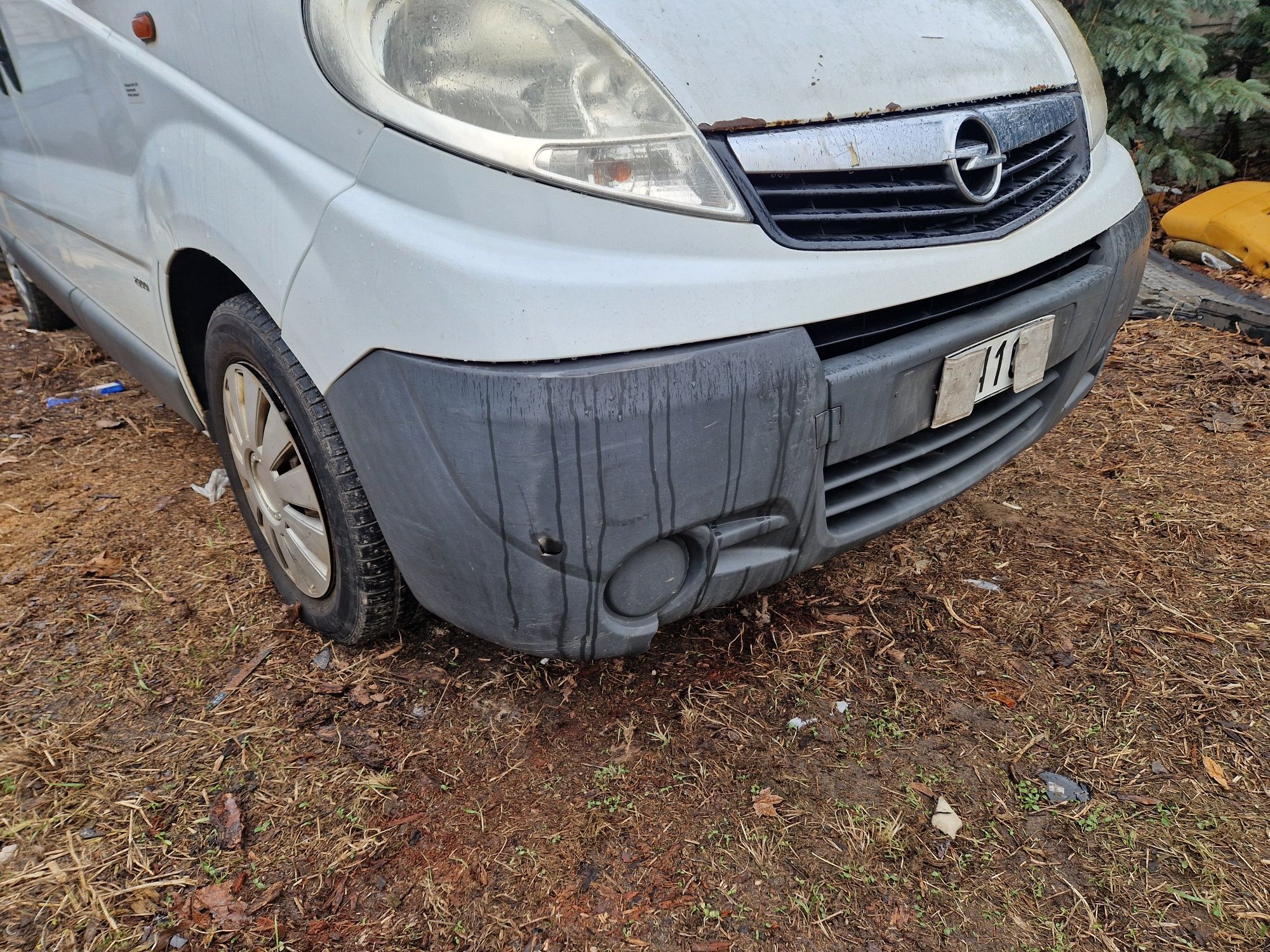 Zderzak przód Vivaro Trafic II 07-14r lift