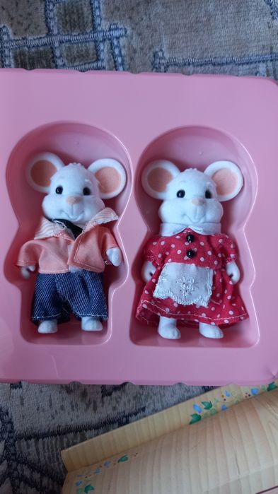 Продам іграшку мишат