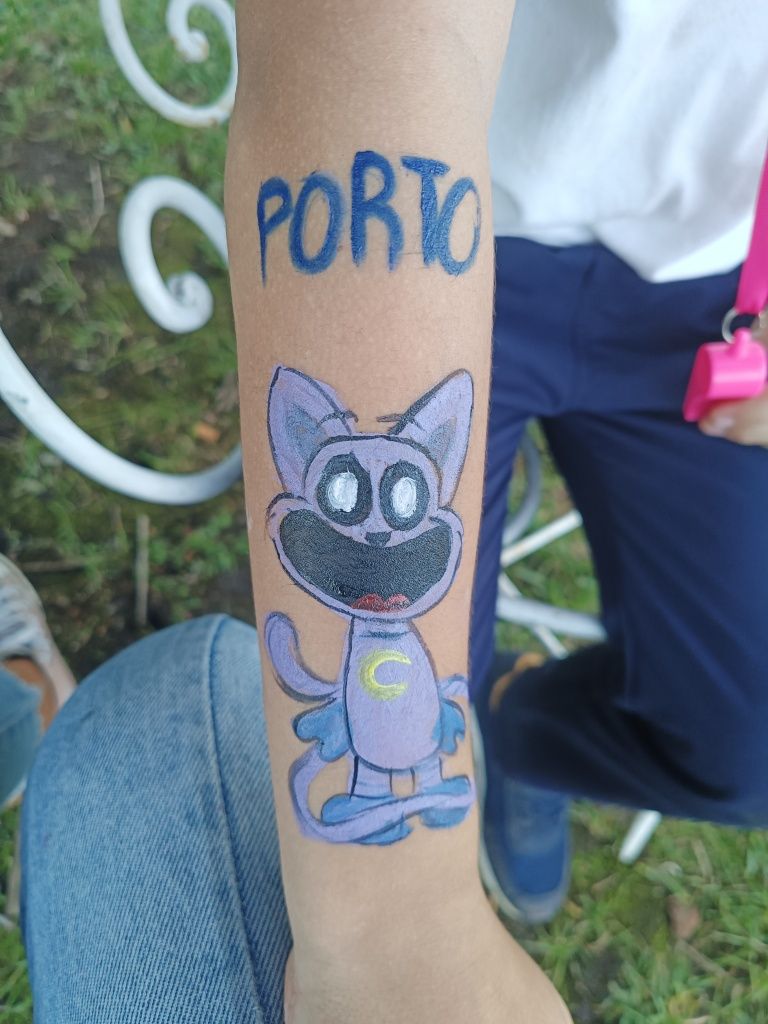Pinturas faciais e modelagens de balões