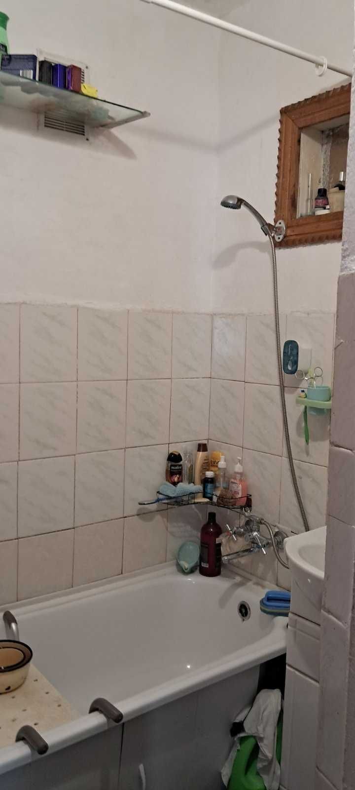 Продаю 2кімнатну квартиру 2й поверх з Гаражем та Дачою