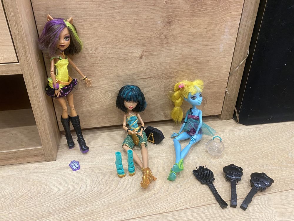 Barbie Monster High + Barbie skuter