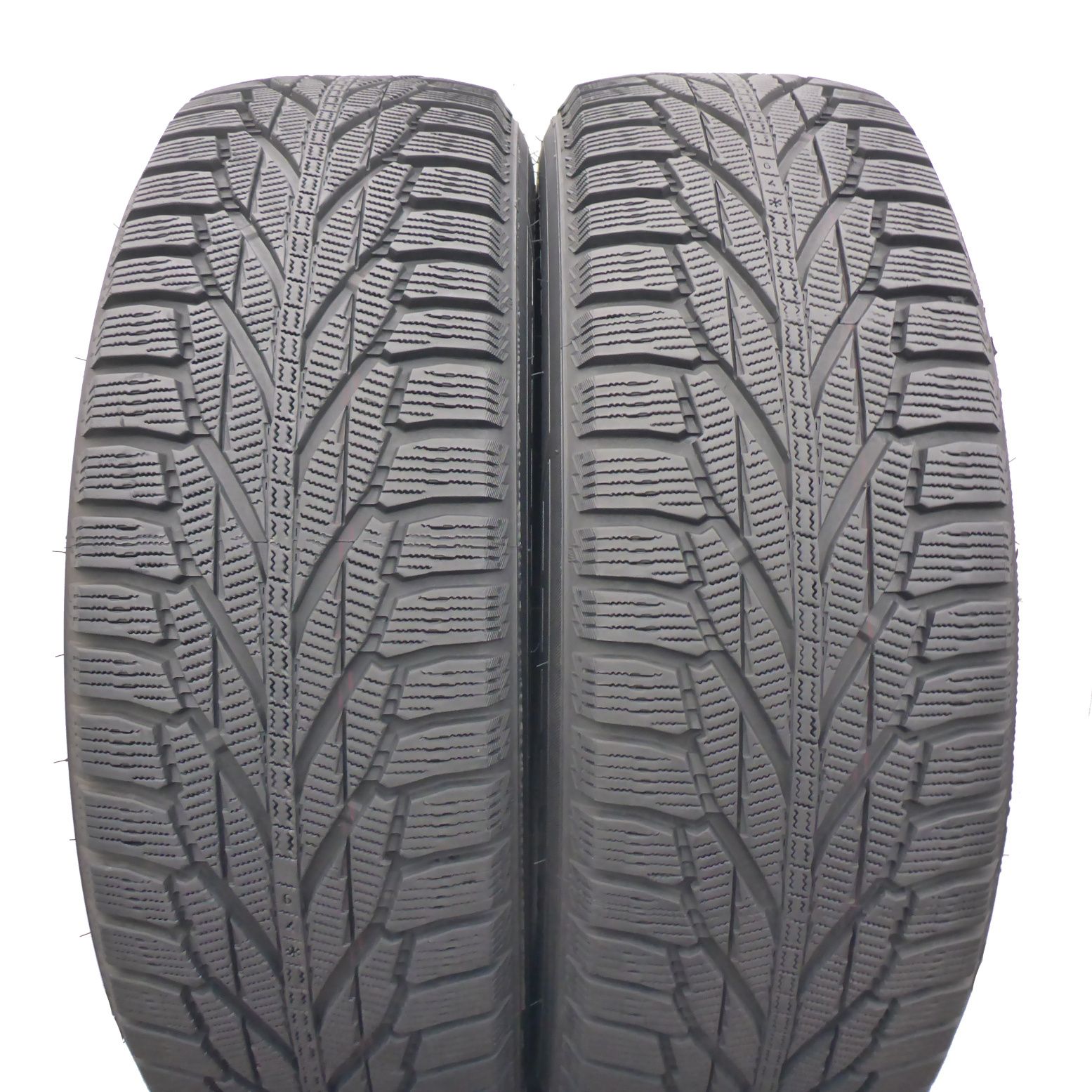 235/75/15 Nokian 235/75R15 105R Hakkapelitta R2 SUV Zima 7,2mm 2014