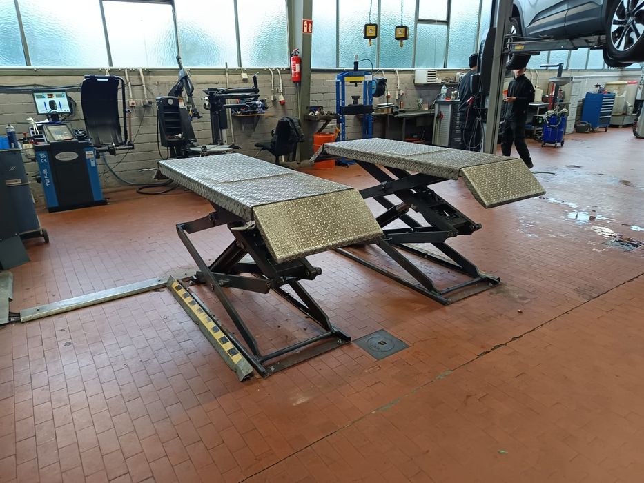 Podnośnik samochodowy warsztatowy nożycowy Nussbaum 3000kg