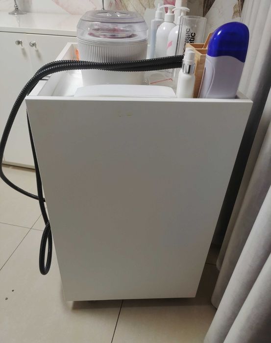 Szafka kosmetyczna / pomocnik