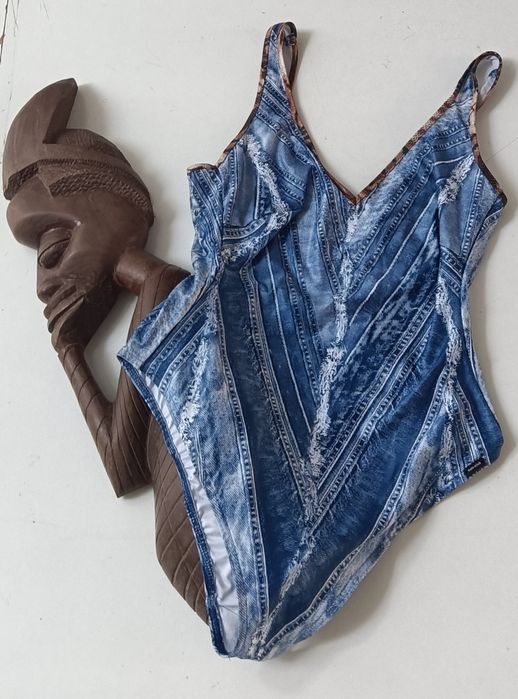 Fato de banho em excelente estado