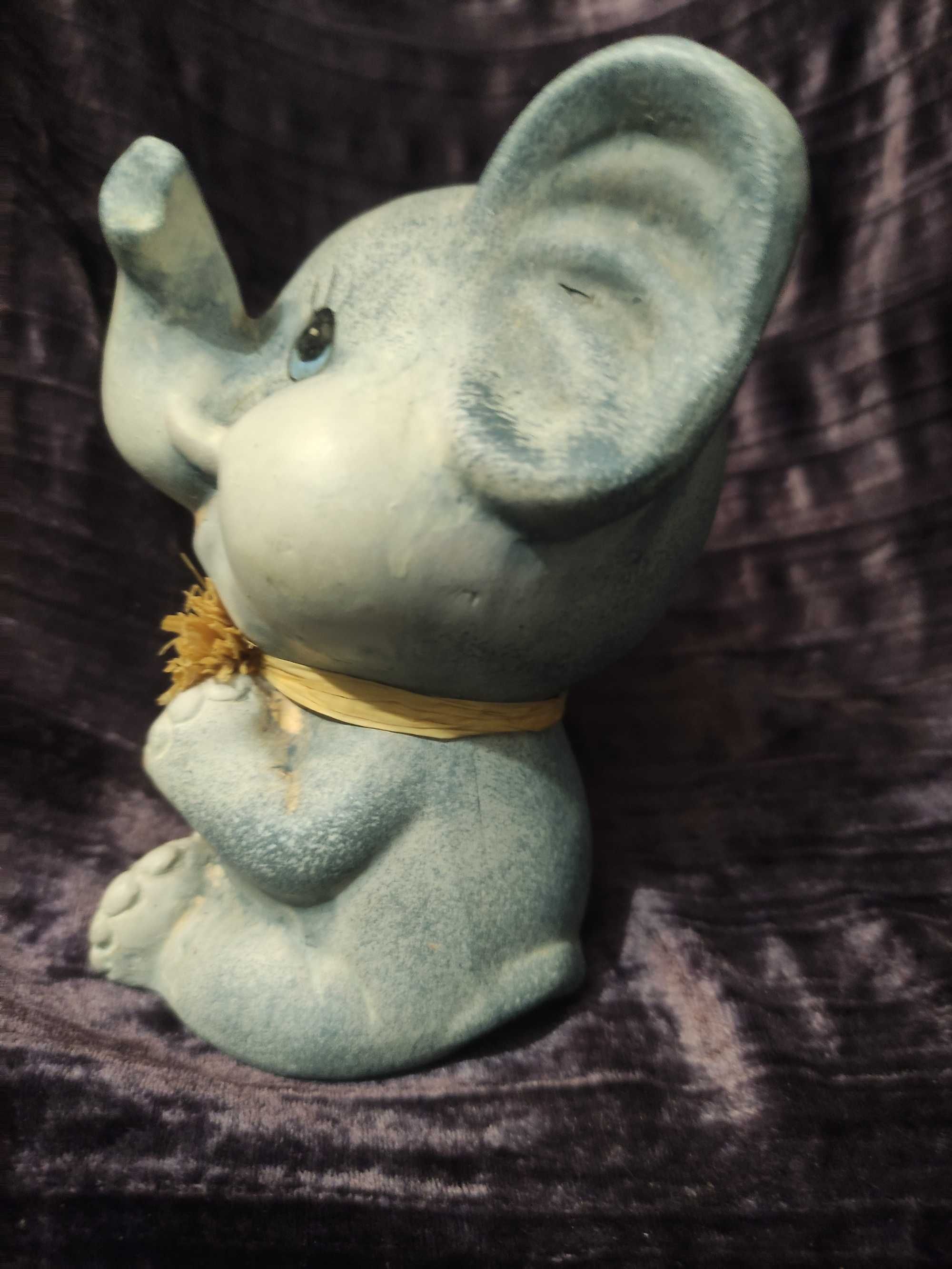 Figurka porcelanowa Słonik na szczęście
