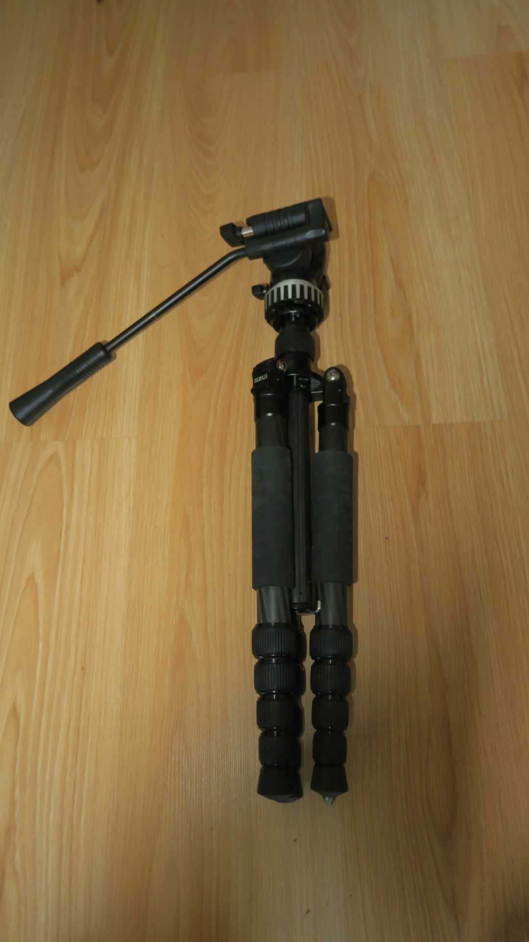 Statyw Sirui T-2205X z głowica Slik 5310