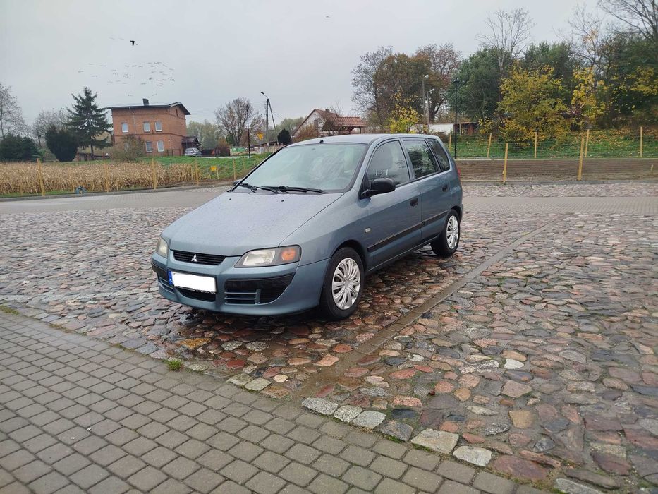 Mitshubishi Space Star 2004r.