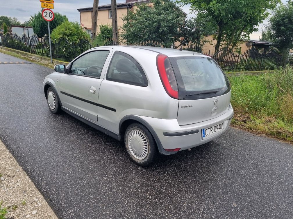 Opel Corsa C 1.0 benzyna