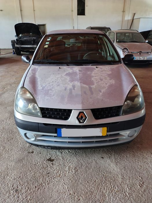 Renault clio 1.2 8v ano 2002 para peças todo o material disponível