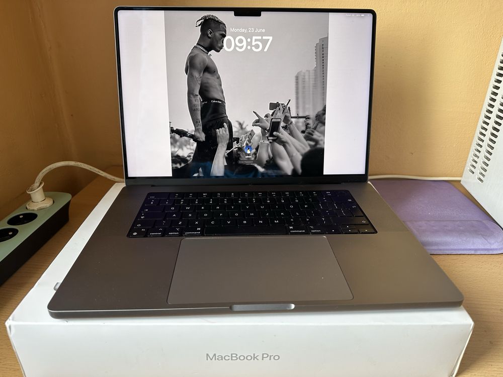 Macbook Pro 16  cali 2023 64GB 2TB Apple Protection Plan Marzec 2026