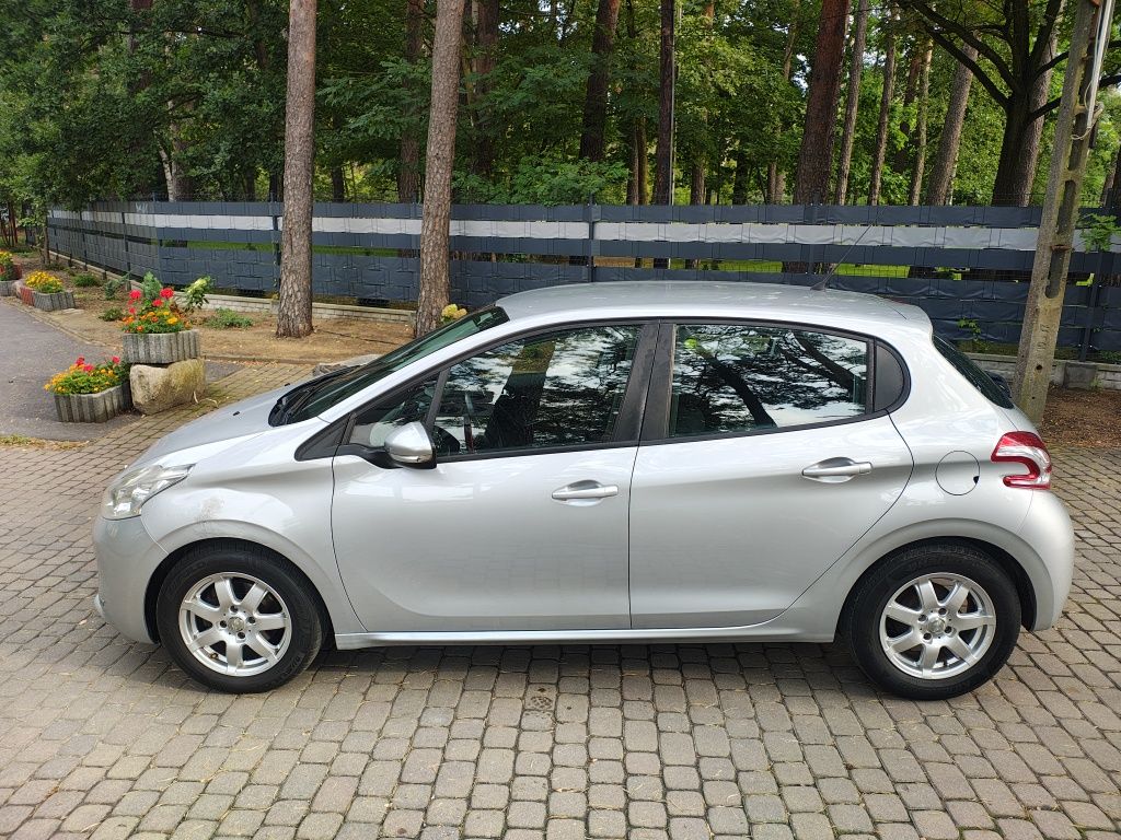 Peugeot 208 1.4 HDi Salon PL